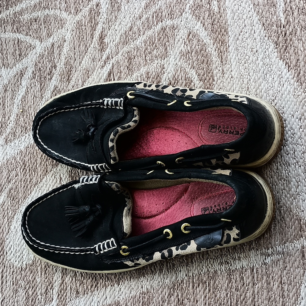 Sperry Black with leopard print shoes size 8.5
